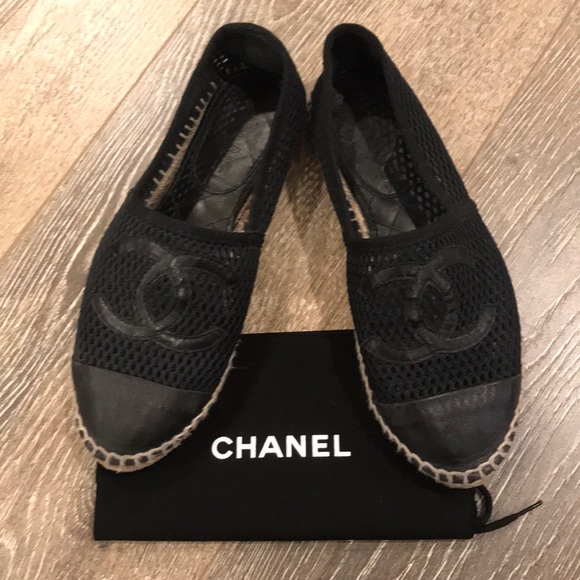 Chanel Mesh Black Patent Leather Block Pumps Size EU 37.5 For Sale